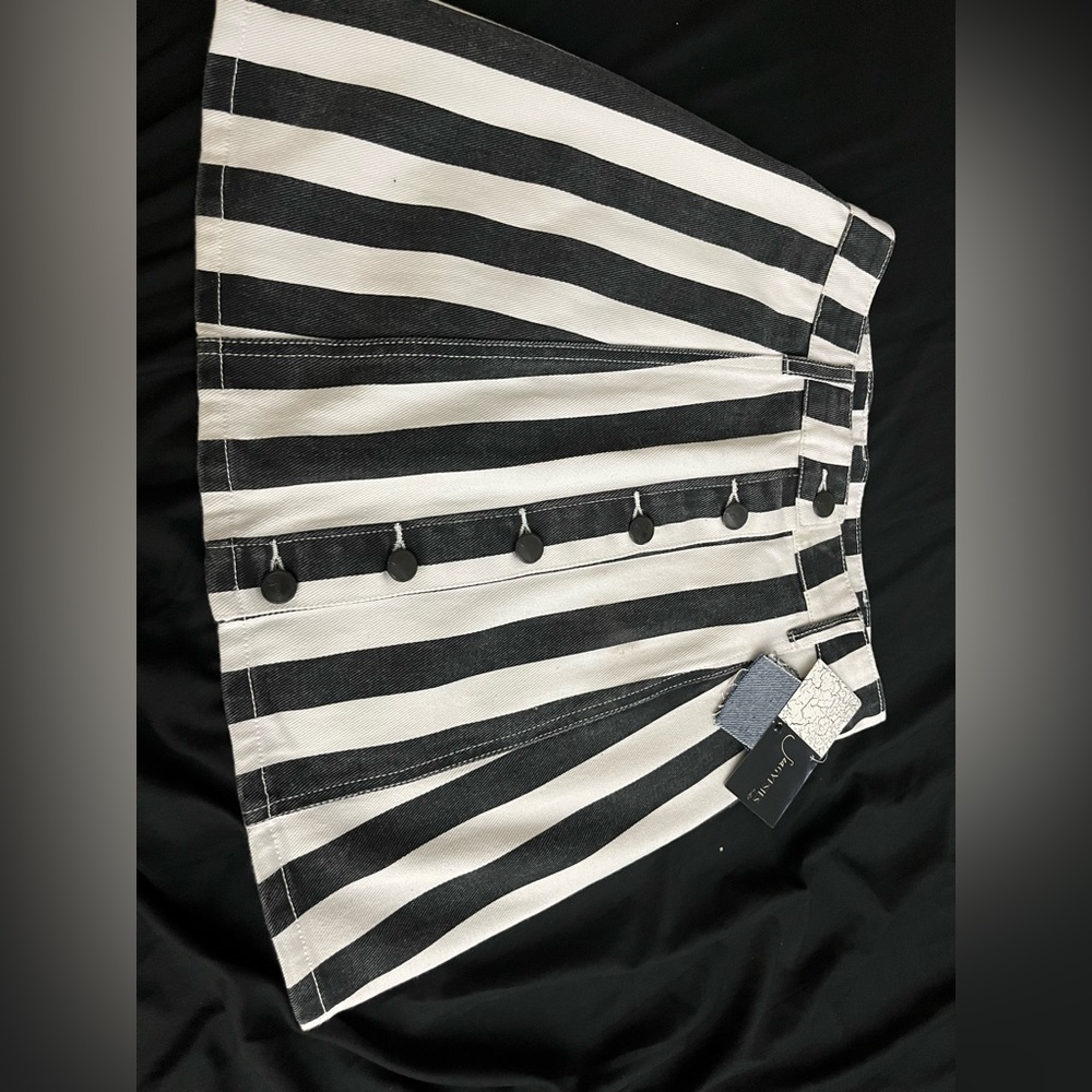 Sea Gypsies by Lost 100% cotton mini skirt. No stretch